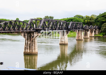 Il ponte sul fiume Kwai, Ferrovia della Morte, Kanchanaburi Thailandia Foto Stock
