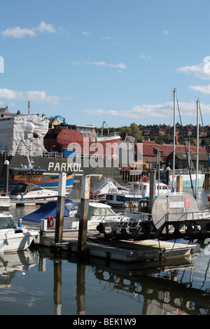 Trawler in costruzione a Parkol Cantiere Marine Eskside Wharf Whitby North Yorkshire, Inghilterra Foto Stock