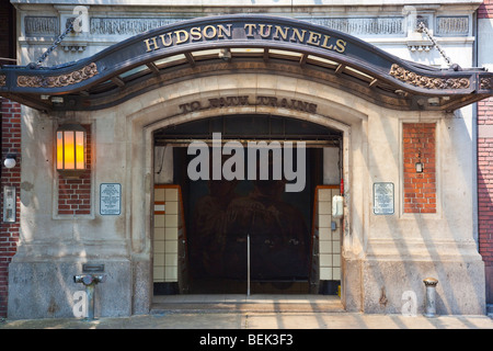 Hudson gallerie treno path entrata nel West Village di Manhattan Foto Stock