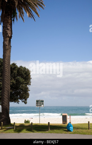 La spiaggia di Camps Bay mattina - Cape Town Foto Stock