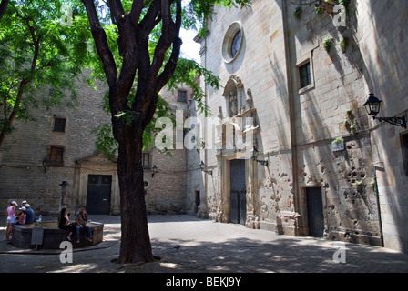 Plaça Sant Felip Neri ( Piazza ). Il quartiere Gotico di Barcellona, in Catalogna. Spagna. Foto Stock