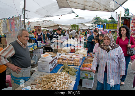 Mercato Beykoz Istanbul Turchia asiatica islam musulmani parte del Bosforo Foto Stock