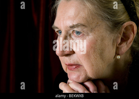 Donna maggiore Foto Stock