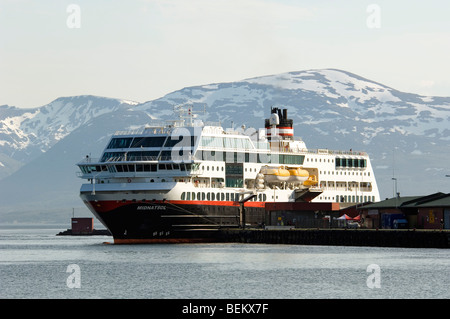 La coastal express hurtigruten Midnatsol MS sulla banchina di Tromso, Norvegia settentrionale Foto Stock