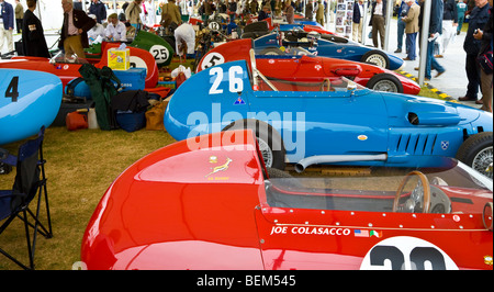 Paddock per la Coppa di Chichester entranti. 1959 Stanguellini-Fiats 28 e 26 in primo piano. 2009 Goodwood, Sussex, Regno Unito. Foto Stock