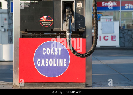 Una pompa a gas a la costa di benzina stazione di gas. Mountain View, California, Stati Uniti d'America Foto Stock