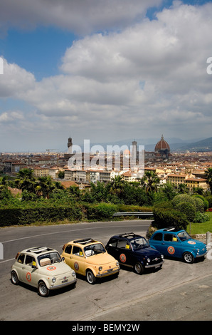 Fiat 500 tour di Firenze, Italia Foto Stock