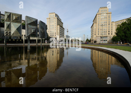 Berlino. Germania. Strausberger Platz Karl Marx Allee. Foto Stock