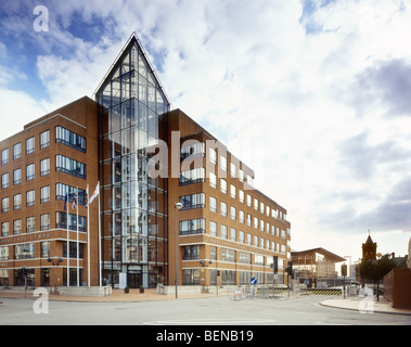 Tŷ Hywel, uffici dell'edificio dell'Assemblea gallese, Cardiff Bay, Galles, Regno Unito. Precedentemente conosciuto come Crickhowell House. Foto Stock