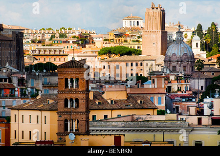 Vista sui tetti di Roma presi dal Parco degli Aranci del punto di vista panoramica Foto Stock