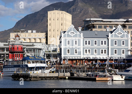 Barche nel porto di Victoria e Alfred Waterfront, Città del Capo, Sud Africa Foto Stock