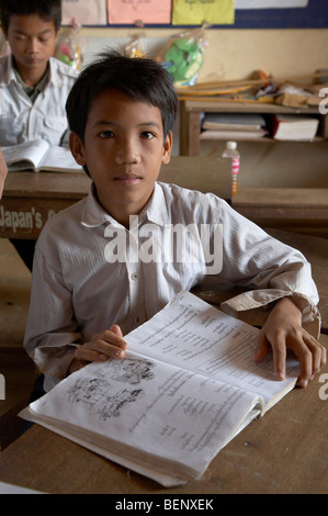 Cambogia Sen Sok scuola primaria. Anlon Knang, una zona di reinsediamento al di fuori di Phnom Penh Foto Stock