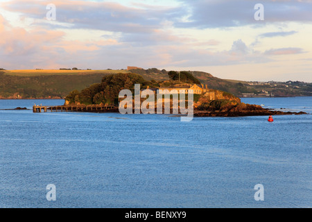 Drake's Island in Plymouth Sound al tramonto, Plymouth, Devon, Regno Unito Foto Stock