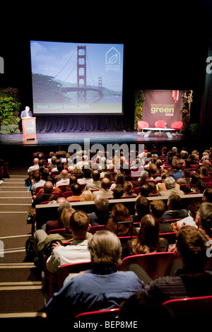 Presentazione Keynote da Ray Anderson, Presidente e fondatore di interfaccia, Inc. e autore di Confessioni di un radicale industriale Foto Stock