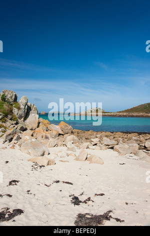 L'isola di Gugh visto da Santa Agnese, Isole Scilly Foto Stock