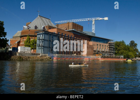 Il Royal Shakespeare e Swan Theatre durante il re-lavori di costruzione 2009 Foto Stock