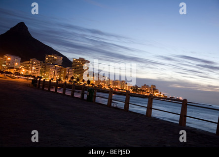 Punto mare lungomare di sera - Cape Town Foto Stock