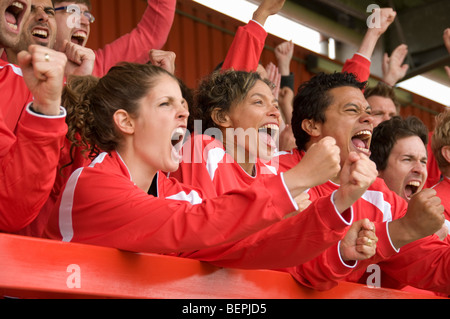 Ventole festeggia alla partita di calcio Foto Stock