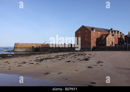 Ingresso a North Berwick harbour a bassa marea East Lothian, Scozia ottobre 2009 Foto Stock