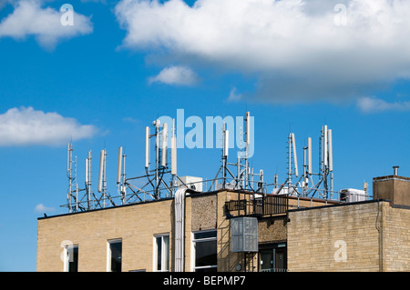 Cotswolds; Gloucestershire; telefono cellulare mast; cirencester nessun modello di rilascio, nessuna proprietà release Foto Stock