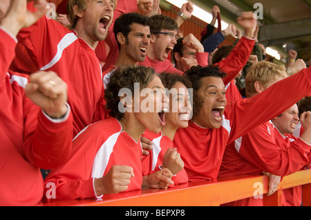 Ventole festeggia alla partita di calcio Foto Stock