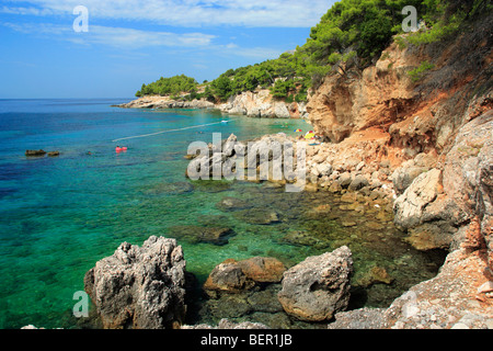 Spiaggia nel villaggio di Jagodna sull'isola di Hvar, Croazia Foto Stock