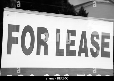 Per Leasing segno nella finestra Foto Stock