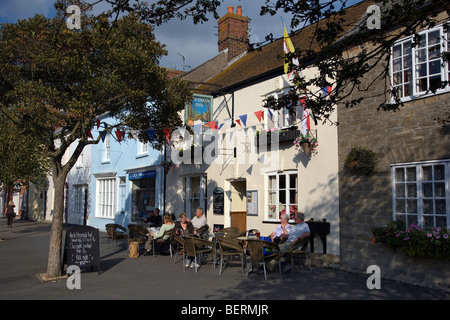 Un pub nella città di bridport in Dorset Foto Stock