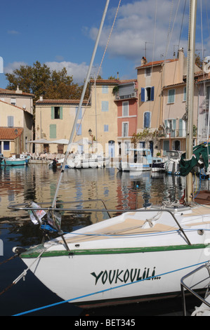 Il Quay e del porto al "Piccola Venezia" la Venise Provençale, nella città di Martigues nel sud della Francia. Foto Stock