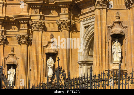 La facciata della Cattedrale di Guadix. El Marquesado area. Xvi secolo. Granada. Spagna. Foto Stock