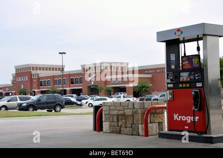 Kroger il supermercato e la stazione di gas in Frisco, Texas Foto Stock