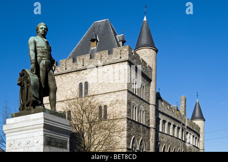 Statua di Lieven Bauwens e Devil Gerard's Castle a Gand, Belgio, Europa Foto Stock