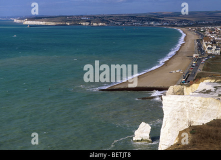 Guardando ad ovest da Seaford testa in tutta la spiaggia e il lungomare di Seaford verso Newhaven abd le scogliere Telescombe Foto Stock