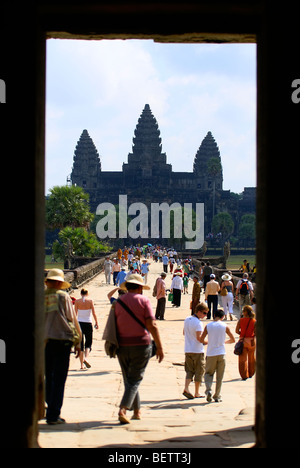 Popoli e turisti in visita di Angkor Wat complessa, Siem Reap, Cambogia. Foto Stock