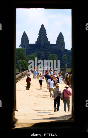 Popoli e turisti in visita di Angkor Wat complessa, Siem Reap, Cambogia. Foto Stock