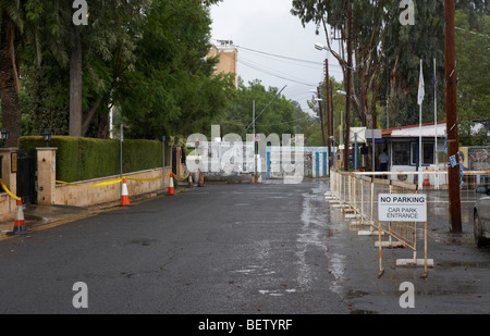 Ledra hotel valico di frontiera all'ONU zona di buffer nel verde della linea che divide il nord e il sud di Cipro a Nicosia lefkosia Foto Stock