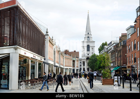 Nuovo Spitalfields lo sviluppo e la Chiesa di Cristo su Brushfield Street. Londra. La Gran Bretagna. Regno Unito Foto Stock