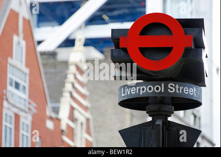 Dalla stazione di Liverpool Street di segno. Londra. La Gran Bretagna. Regno Unito Foto Stock