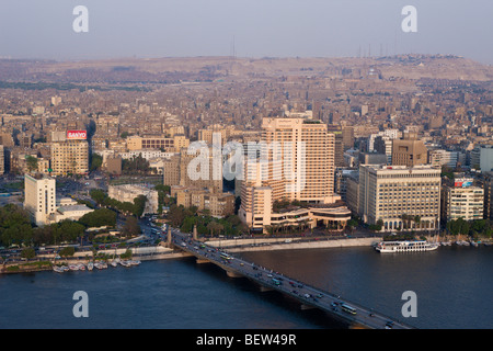 Vista dalla Torre di Cairo a Il Cairo e il Nilo al Cairo, Egitto Foto Stock