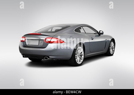 2010 la Jaguar XK in grigio - angolo posteriore vista Foto Stock