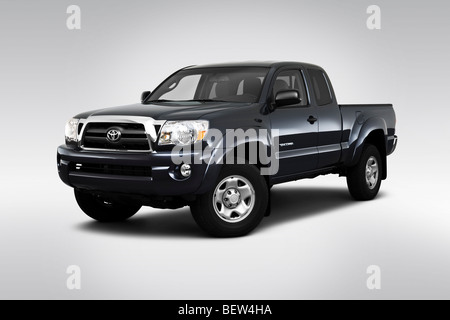 2010 Toyota Tacoma PreRunner in grigio - Vista anteriore angolare Foto Stock