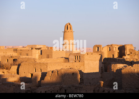 Città vecchia di El Qasr in Dakhla Oasis, Deserto Libico, Egitto Foto Stock