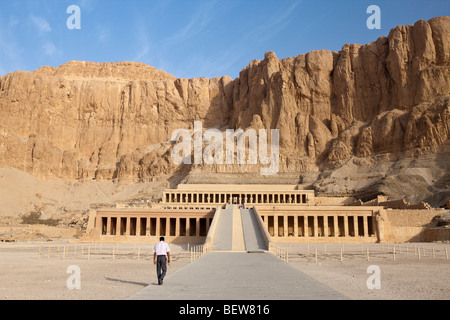 Tempio mortuario della Regina Hatshepsut, Luxor, Egitto Foto Stock