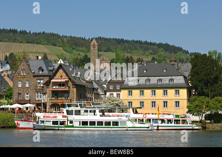Vista sul fiume Moselle di Traben, Renania-Palatinato, Germania Foto Stock
