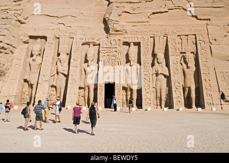 Tempio di Nefertari ad Abu Simbel Egitto Foto Stock