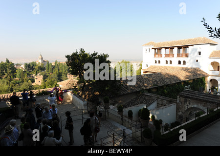 Vista Nord Pavillion dall'acqua scalinata, Generalife, l'Alhambra di Granada, Andalusia, Spagna Foto Stock