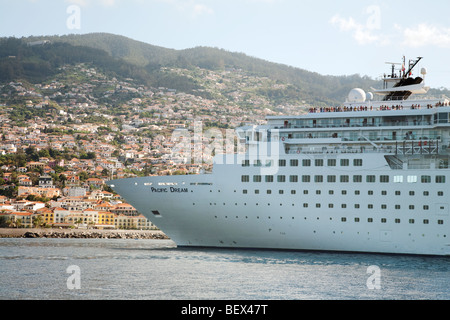 La Pullmantur nave da crociera "sogno del Pacifico arriva a Funchal, Madeira Foto Stock