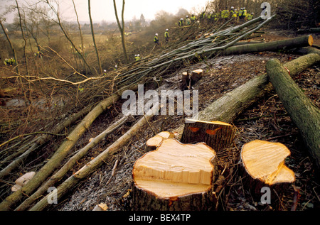 Le guardie di sicurezza, alla Chase, Newbury Bypass, Berkshire, Inghilterra, Regno Unito, GB. Foto Stock