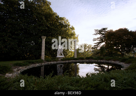 Stagno e statua di Maymont Park, Richmond, Virginia Foto Stock