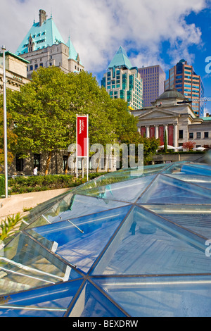 Galleria d'Arte di Vancouver e Robson Square nel centro cittadino di Vancouver, British Columbia, Canada. Foto Stock